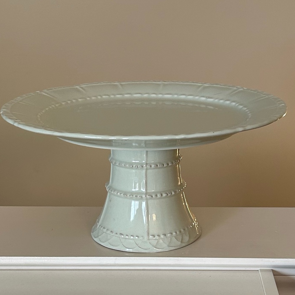 Skyrim’s Designs Historia Cake Stand tea green